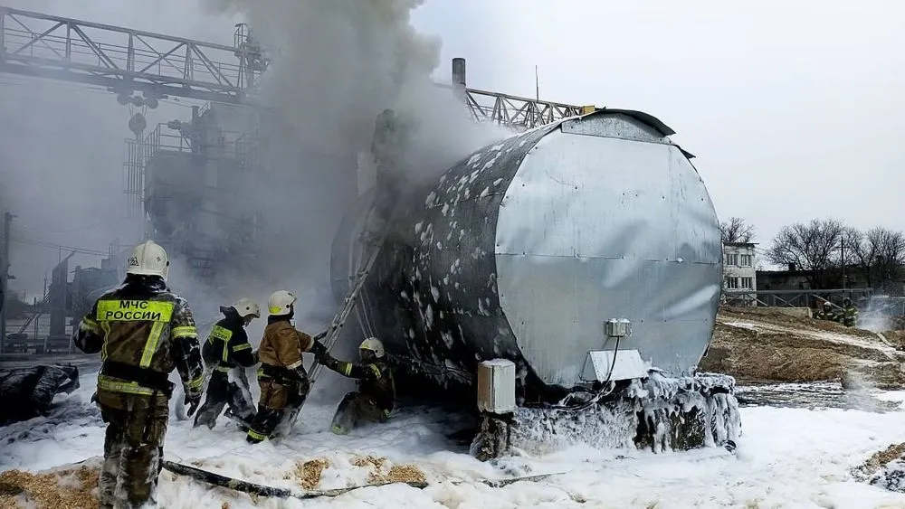 Пожар на заводе железобетонных изделий в Феодосии: появились детали масштабного возгорания 