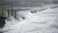 Ірландією пронісся шторм Фергюс: вітер валив дерева і зривав дахи будинків