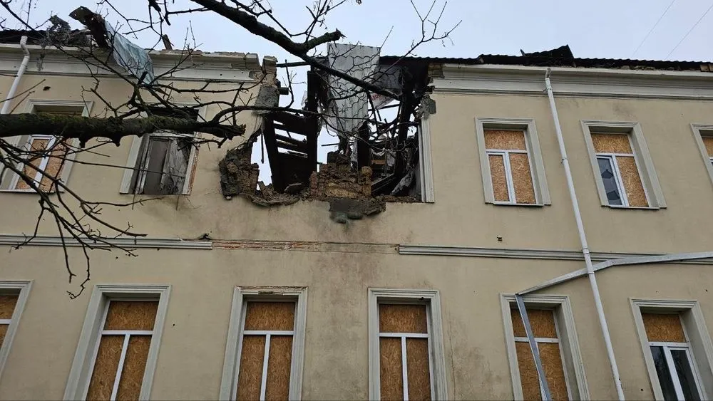 Russian army shells educational institution in Kherson