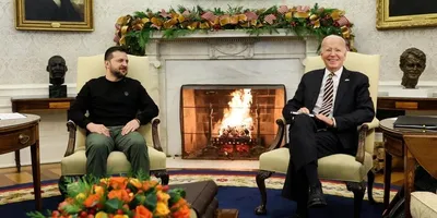   Zelenskyy and Biden discuss strengthening air defense and how to destroy Russian logistics 