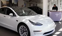 Tesla відкликає понад 2 мільйони своїх автомобілів через серйозні проблеми з автопілотом
