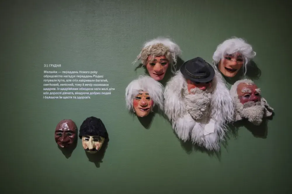 В Украинском доме открыли выставочный проект "ДоДома на Рождество. Свет украинской традиции"