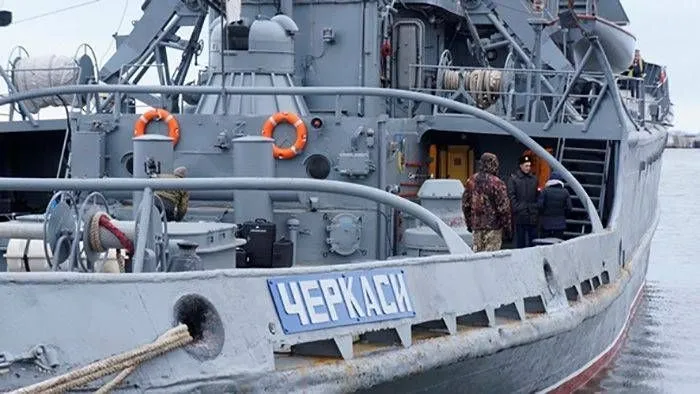 sevastopol-prepares-to-cut-another-ukrainian-navy-ship-for-metal