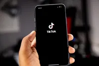 TikTok виявив тисячі фейкових акаунтів, які поширювали російську пропаганду