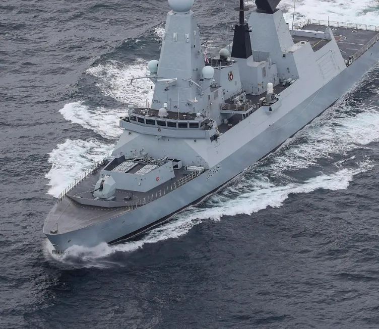 british-destroyer-shoots-down-an-unknown-drone-in-the-red-sea