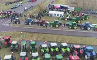 Польські перевізники розширять блокаду на ПП "Дорогуськ" участю фермерів