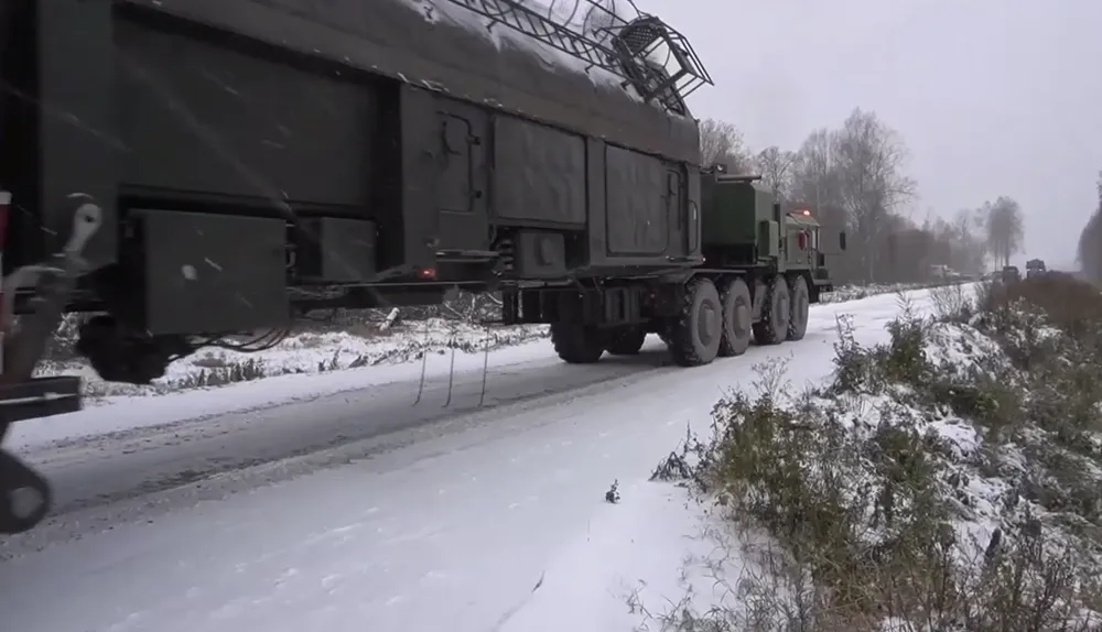 russia-loads-new-intercontinental-ballistic-missile-into-mine-south-of-moscow