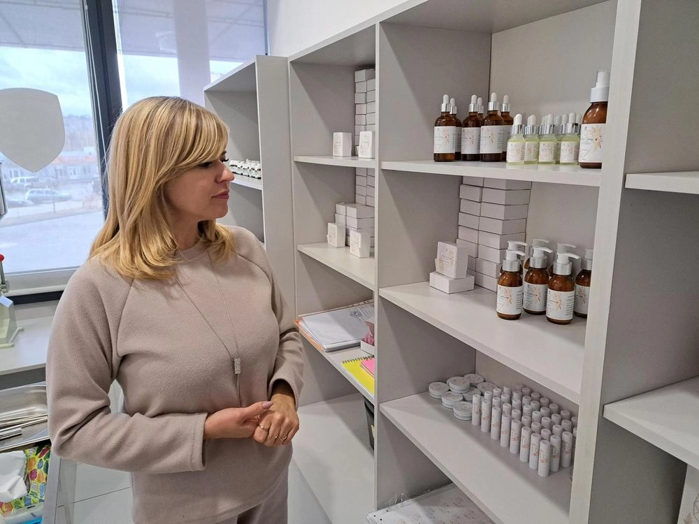 "Do your own thing": an internally displaced person from Enerhodar opened a laboratory for the production of natural cosmetics in Kaniv