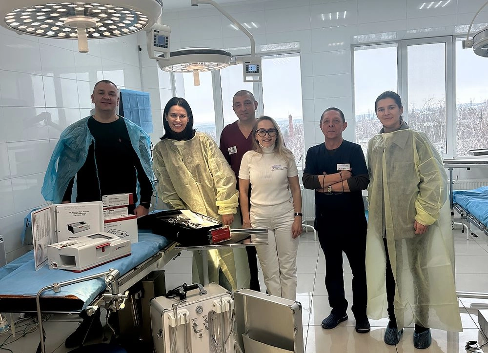 "Дорога добра": WOG и "Фонд Маша" передали оборудование трем больницам, которые спасают раненых детей 