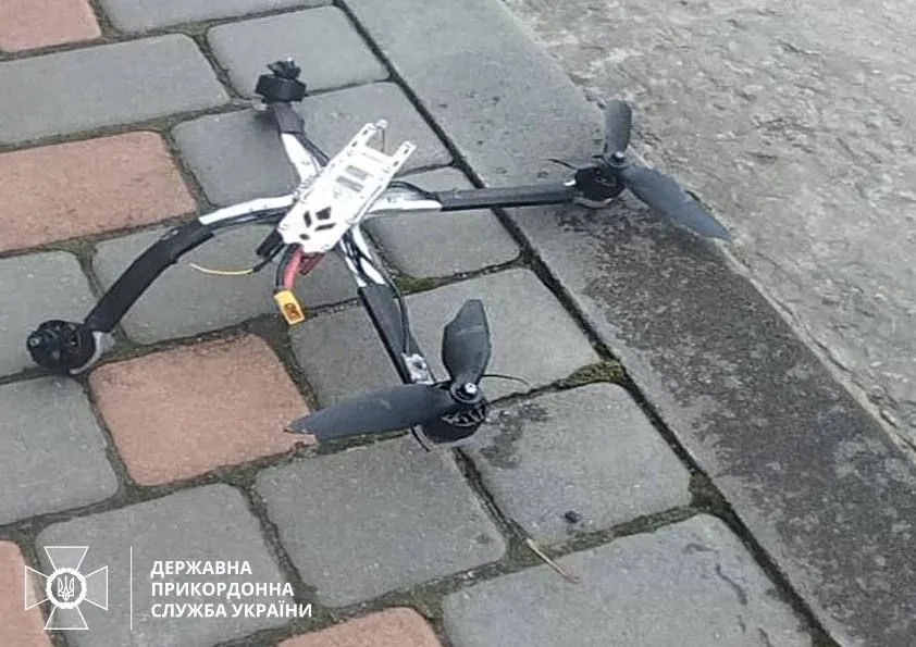 na-zaporozhskom-napravlenii-obezvrezhena-gruppa-vrazheskikh-dronov-gospogransluzhba