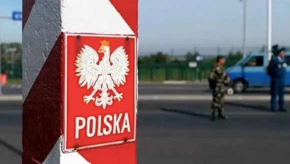 poland-agrees-to-allow-empty-trucks-from-ukraine-to-enter-in-a-separate-echeck