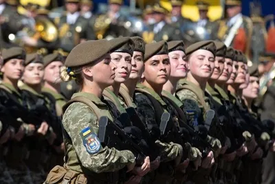 Шістдесят тисяч жінок служать у лавах ЗСУ, зокрема понад п'ять тисяч безпосередньо у зоні бойових дій – МОУ
