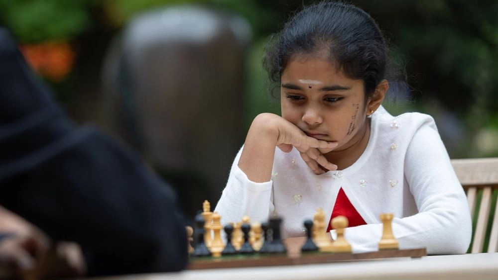 8-year-old girl becomes European blitz chess champion