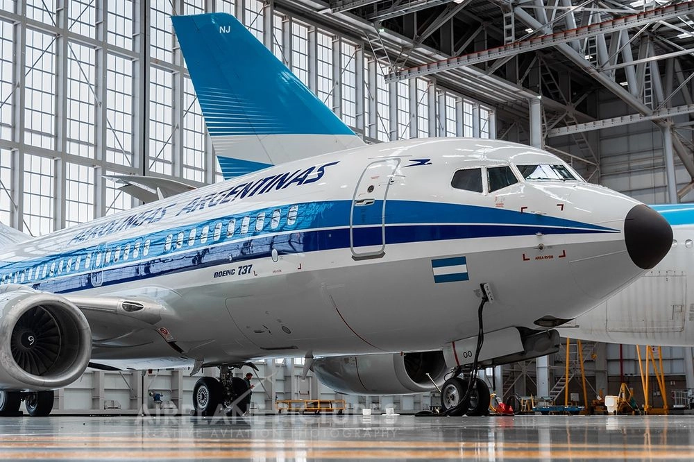 Boeing кружил на взлетно-посадочной полосе, на фоне шторма в Аргентине