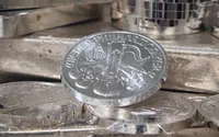 Сотни монет разных номиналов и ювелирные украшения: на границе с Польшей обнаружили контрабанду