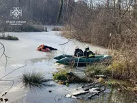 На Львівщині врятували дівчинку, яка опинилася на уламку криги посеред озера