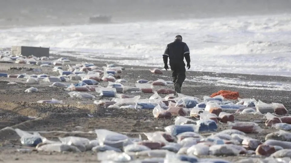 a-cargo-ship-has-lost-dozens-of-containers-off-the-coast-of-denmark-14-kilometers-of-beach-covered-with-shoes-refrigerators-and-medicines