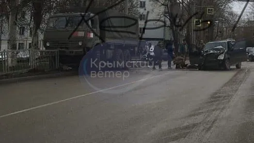 Russian military trucks and off-road vehicles collide in occupied Crimea: there are victims