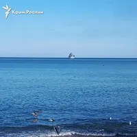Через несколько часов после удара Украины по "Новочеркасску": из Феодосийской бухты ушли два российских корабля