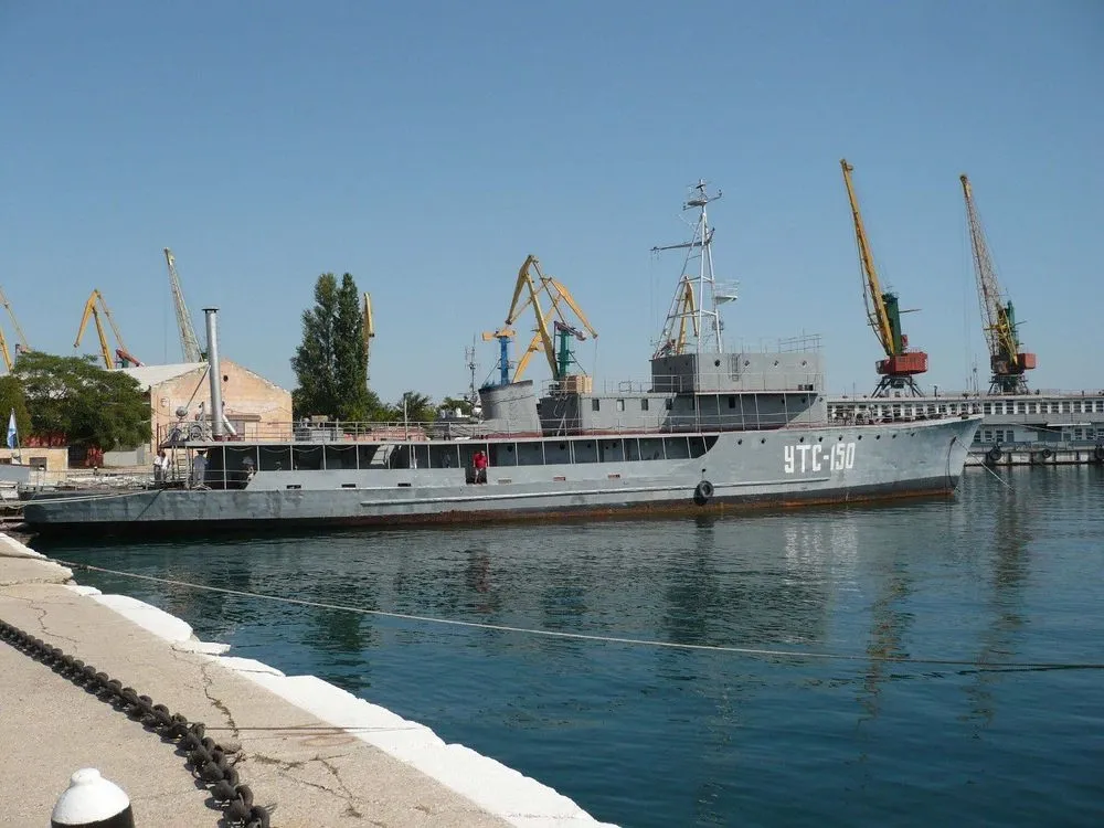 not-only-novocherkassk-media-reported-that-another-ship-was-partially-sunk-in-the-port-of-feodosia