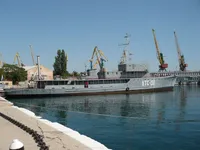 Не только "Новочеркасск": СМИ сообщили, что в порту Феодосии частично затоплен еще один корабль