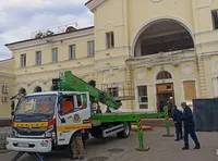 "Flights are arriving on schedule": Ukrzaliznytsia shows how the Kherson station shelled by russians is being restored