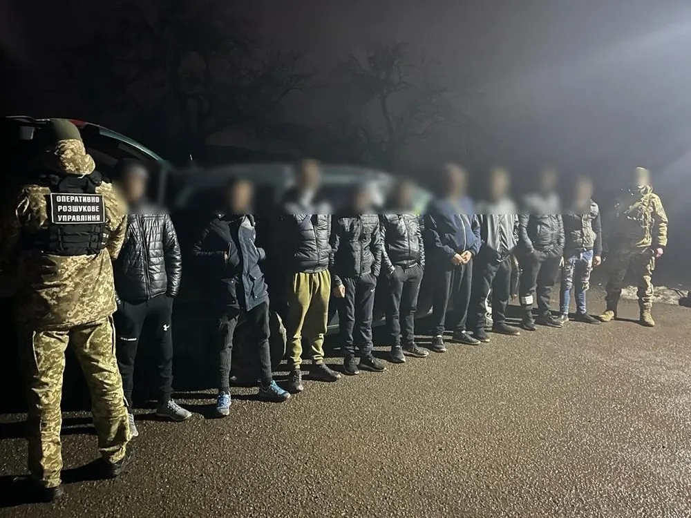 16-men-detained-overnight-near-the-border-with-slovakia