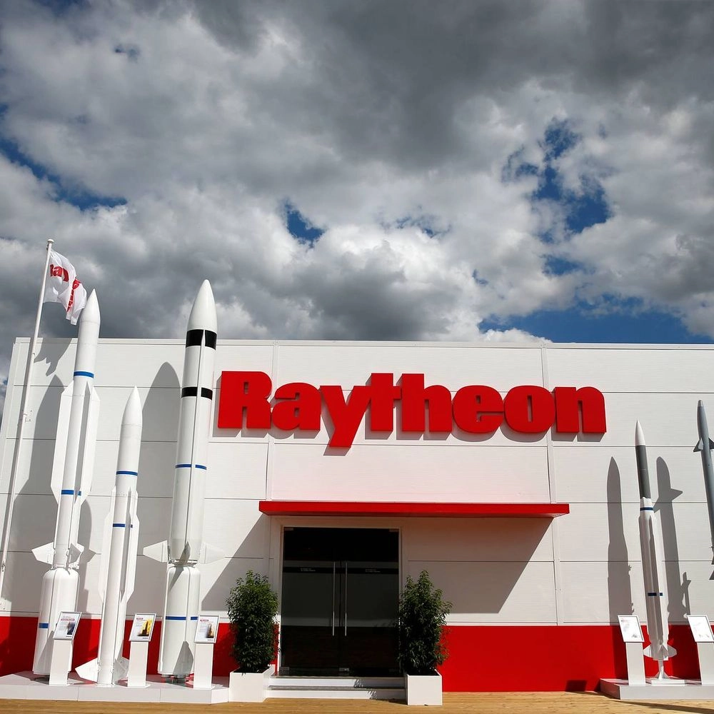 Raytheon создает прототип оружия направленной энергии для армии США