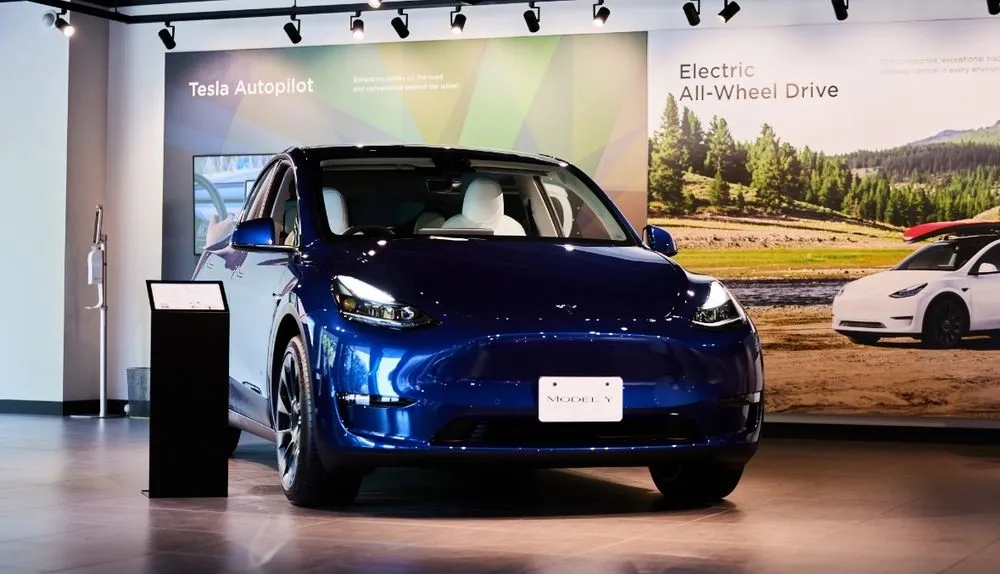 Tesla готовится выпустить обновленную версию своего хита - Model Y с завода в Китае