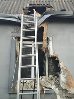 Атака рф на Київщину: уламки ракет пошкодили 11 житлових будинків та ЛЕП 
