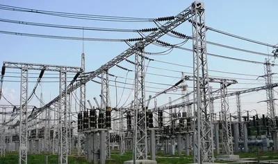 Енергетики відновлюють енергопостачання на Київщині і Дніпропетровщині, але поки очікують дозвіл ДСНС для ремонту в Одесі