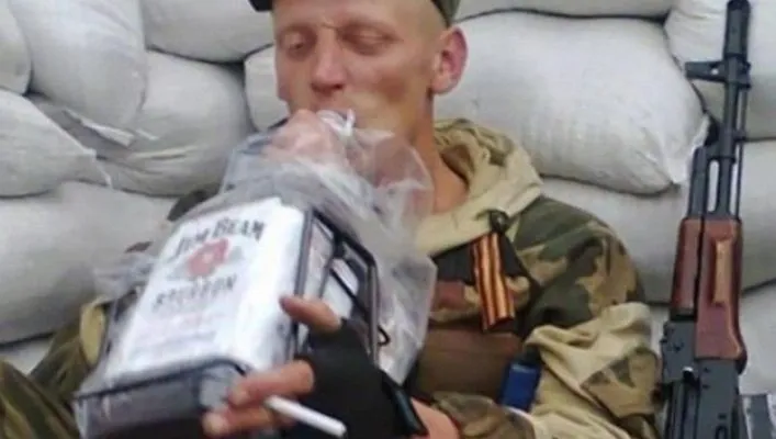 From death to mild diarrhea: occupiers in Mariupol banned from selling alcohol due to poisoning