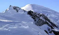 Во Французских Альпах лавина убила 54-летнюю британку и ее 22-летнего сына