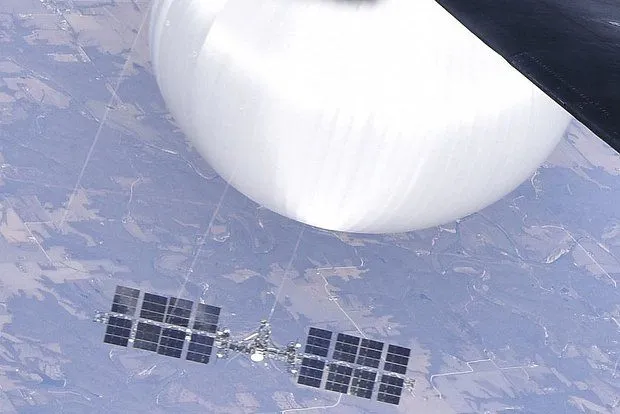 US finds out that a spy balloon from China was able to connect to a US provider