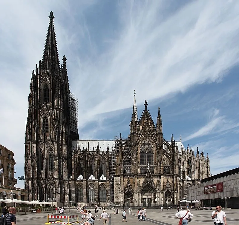 Німеччина заявила про розкриття "терористичної мережі" та зрив теракту в стародавньому соборі Кельна 