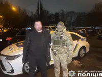 В Чернигове полицейские задержали группу мужчин, которые запустили фейерверк во время воздушной тревоги 