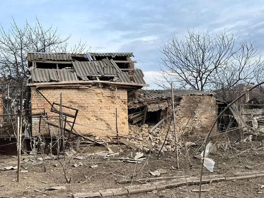russians-hit-nikopol-with-artillery-two-people-wounded