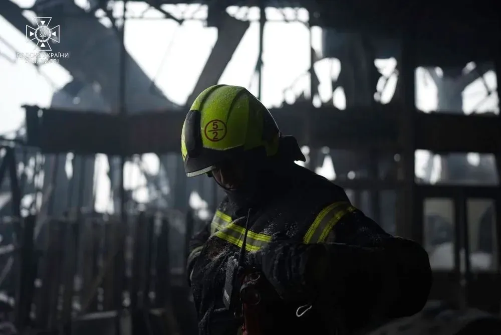 Fires caused by large-scale Russian attack extinguished in Podil district of Kyiv