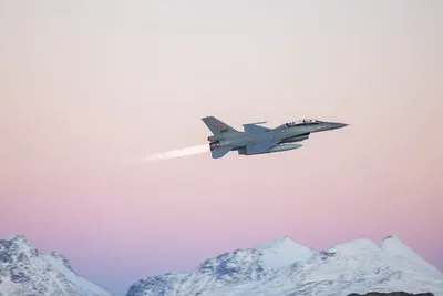 Украина поблагодарила Норвегию за помощь в подготовке пилотов F-16