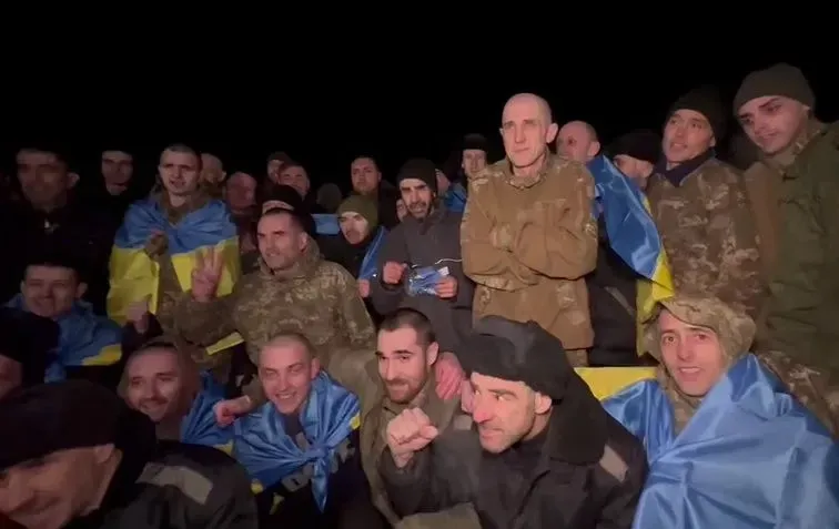 ukraine-returns-more-than-200-soldiers-and-civilians-from-russian-captivity-zelensky