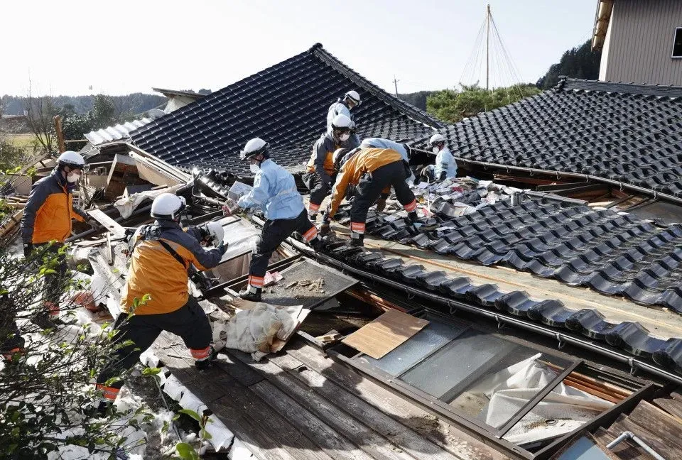 Землетрясение в Японии: более 80 погибших, около 80 пропавших без вести