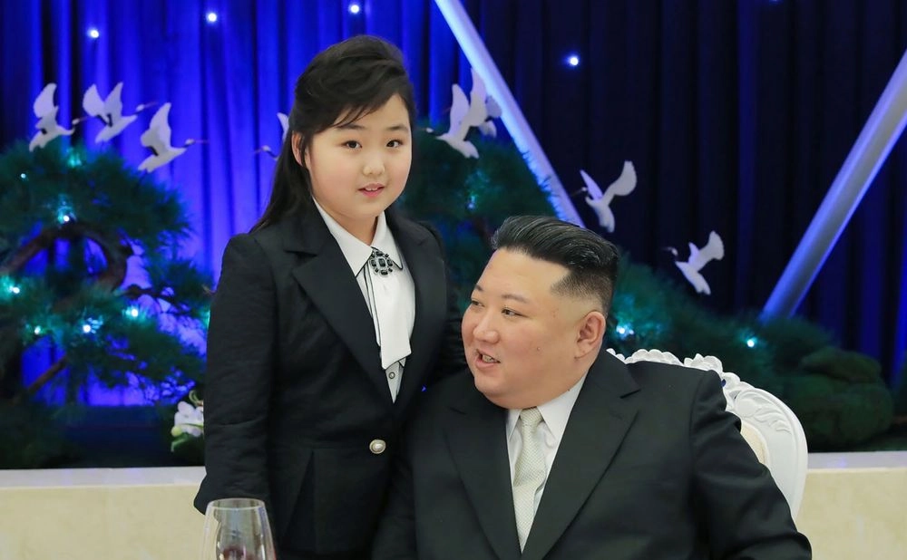 Дочь Ким Чен Ына вероятно станет его наследницей - разведка Южной Кореи