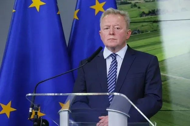 Польский еврокомиссар хочет ограничить импорт украинского сахара и мяса птицы в ЕС
