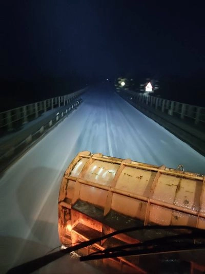 Через негоду на Миколаївщині низку доріг закрили для руху вантажівок та автобусів