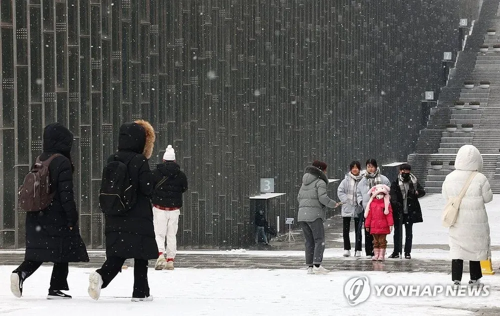 south-korea-prepares-for-heavy-snowfall-warning-issued-for-seoul