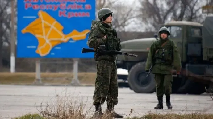 afraid-of-the-ukrainian-armed-forces-offensive-russians-strengthen-defense-in-occupied-crimea