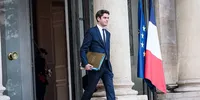 Макрон призначив прем'єром 34-річного міністра Атталя. Він став наймолодшим очільником уряду Франції