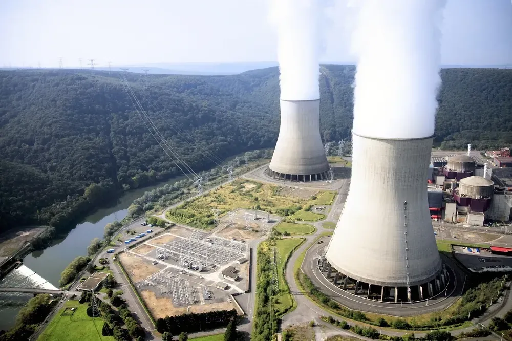France proposes to boost nuclear power development: climate activists are outraged