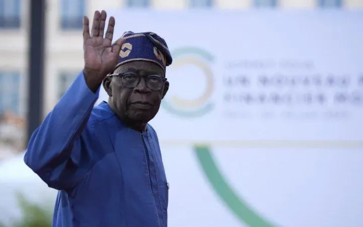 prezident-nigerii-otstranil-ministra-gumanitarnoi-politiki-iz-za-korruptsionnogo-skandala