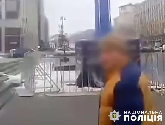 У Києві повідомили про підозру чоловіку, який осквернив ханукію у центрі столиці